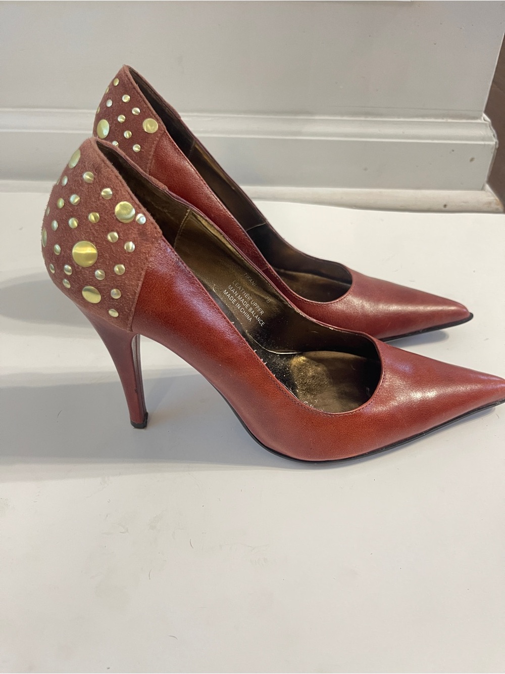 Steve Madden Tifani Size 7 Studded Heels - Burgundy/Rust Pumps - Picture 4 of 8